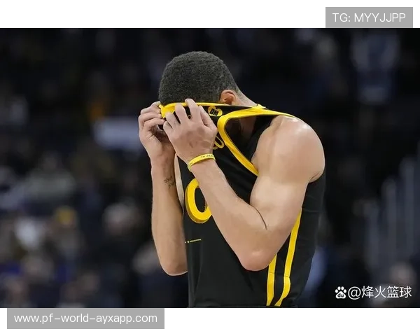 勇士半场战术调整使下半场更具统治力